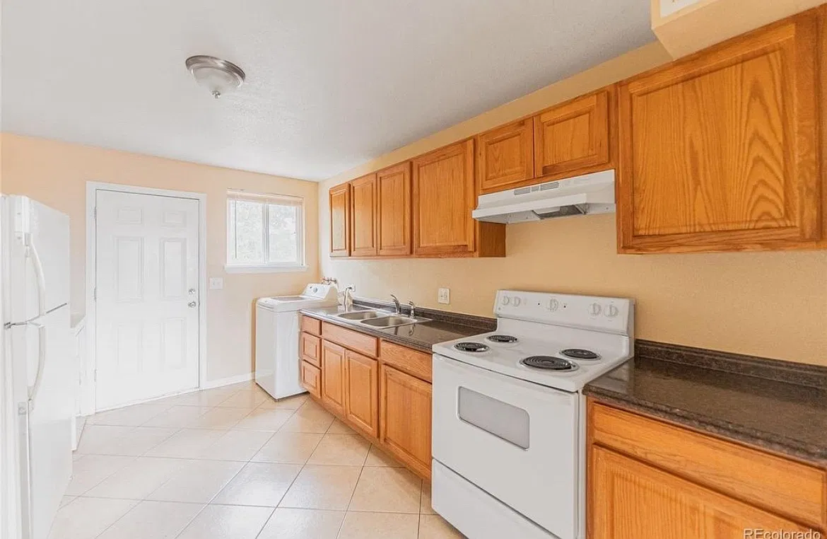 2 bed, 1450 sqft, $1,650 — Photo 3