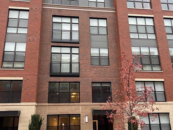 2nd image of 145 Riverhaven Dr Unit L05