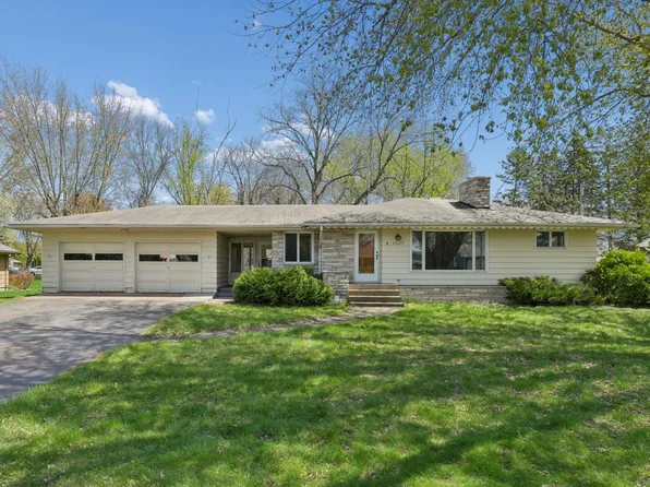 30625 Broadway St, Lindstrom, MN 55045