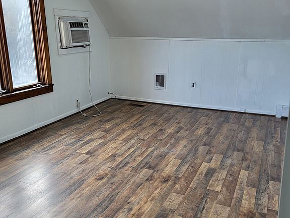 Bedroom 2 (2nd Floor)