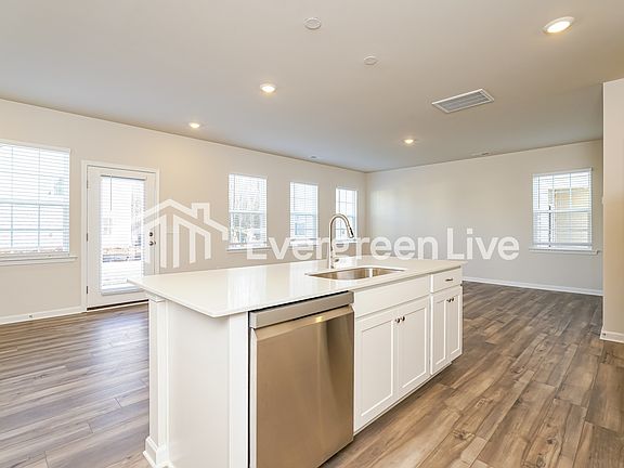 5th image of 828 Pear Blossom Ct