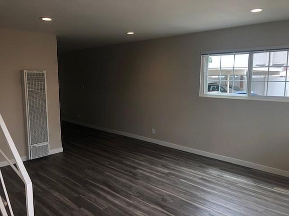 3rd image of 304 Arcade Dr