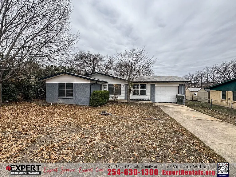 808 Carmen St — Photo 3