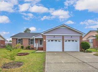 1130 Alexwood Dr, Hope Mills, NC 28348