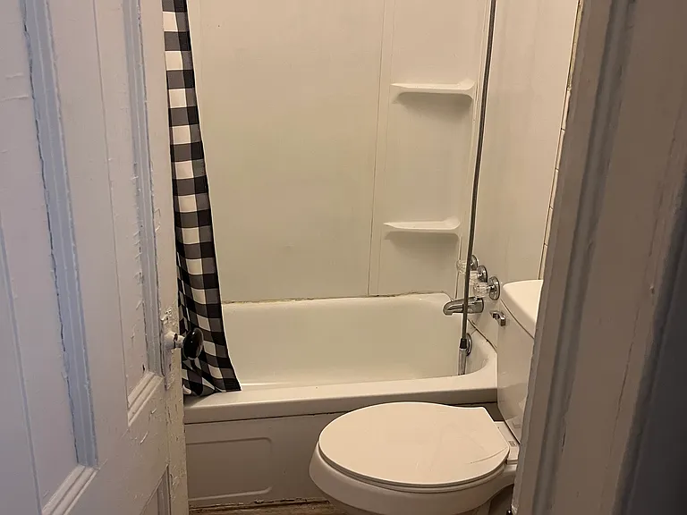 4 Truesdell St #2R — Photo 5