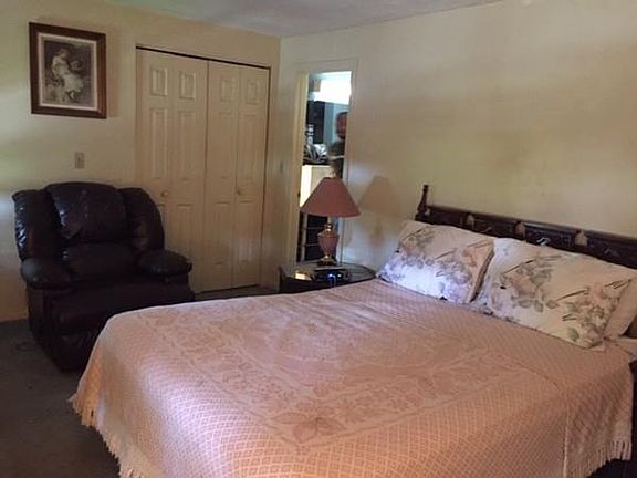 4th image of 560 Bedford St APT C2