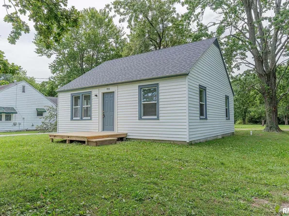 1723 E Main St, Salem, IL 62881