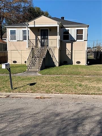 1st image of 2433 Prentiss Ave