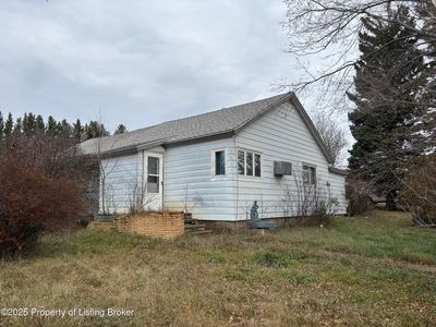 808 2nd Ave NW, Hettinger, ND, 58639