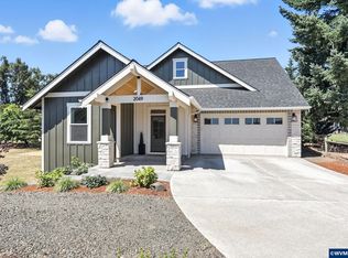 2049 SE Arrowwood Ave, Dallas, OR 97338