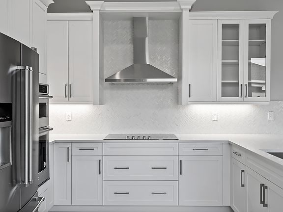 Kitchen 2184 Falls Manor