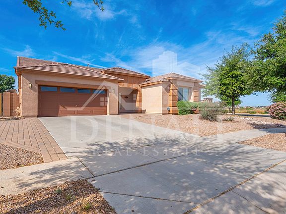 3rd image of 2881 E Tonto Dr
