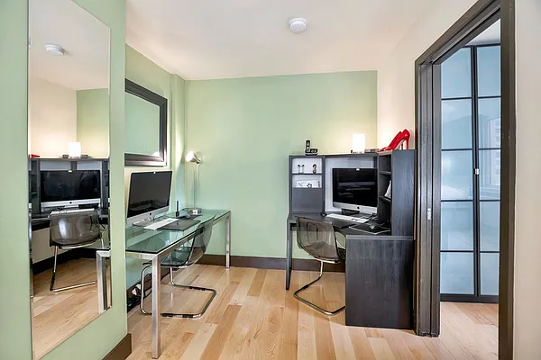 Sold by LG Fairmont Group | media 8
