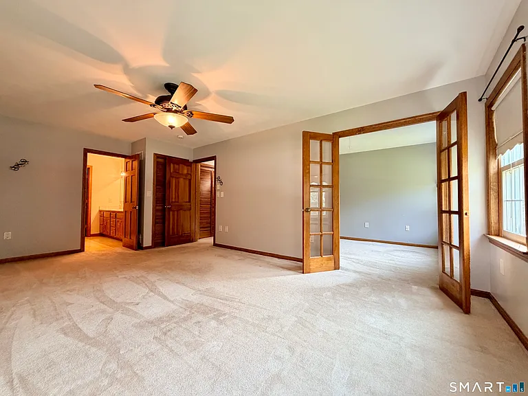 22 Hyde Park Dr — Photo 25