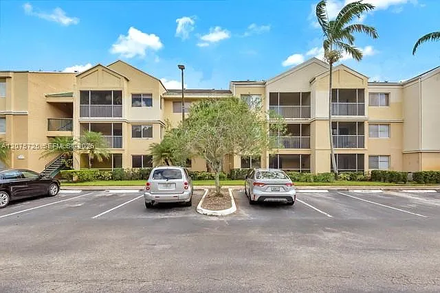 Sun Vista Gardens Condo — Photo 2