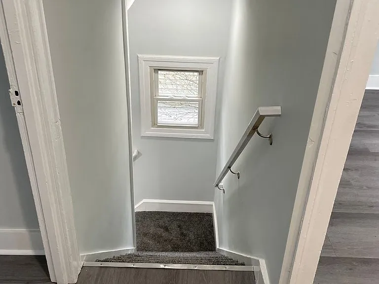 15 Duane Ave — Photo 18
