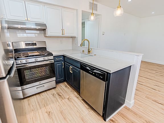 5th image of 3014 C St APT D