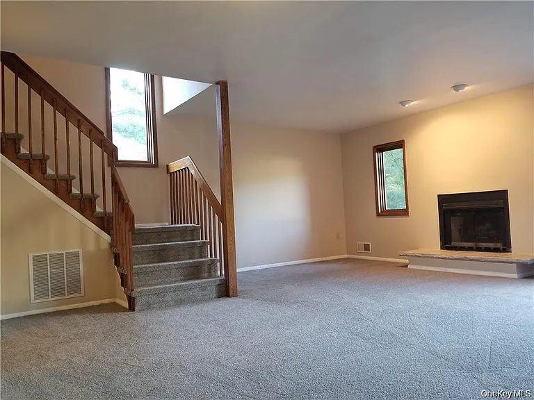 256 Heritage Ln — Photo 6