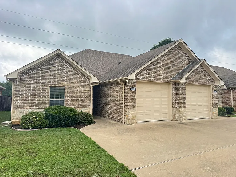 9100 Shadow Oak Dr — Photo 25