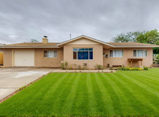 1523 Conchas St NE, Albuquerque, NM 87112