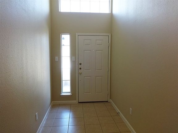 2nd image of 425 Shady Shore Ln