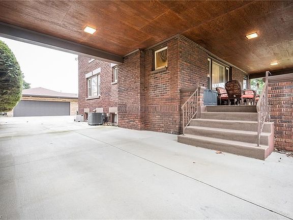 5th image of 1111 N Wooster Ave