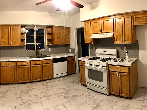 Kitchen (does come with refrigerator)