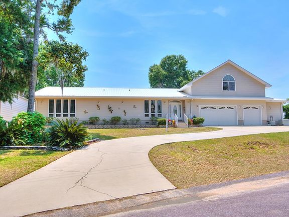 3rd image of 1034 Margaret Dr