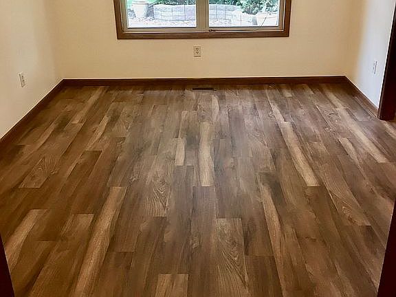Dining room (from Kitchen)