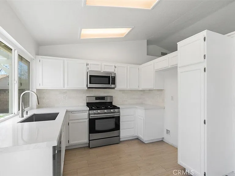 185 Cheshire Ln — Photo 12