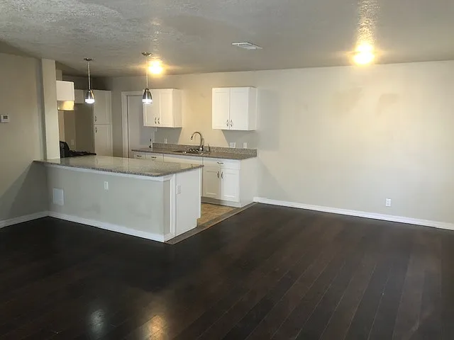 1204 Franciscan Ave — Photo 9