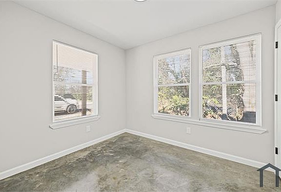 4th image of 1150 Melrose St