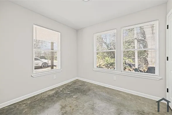 1150 Melrose St — Photo 4
