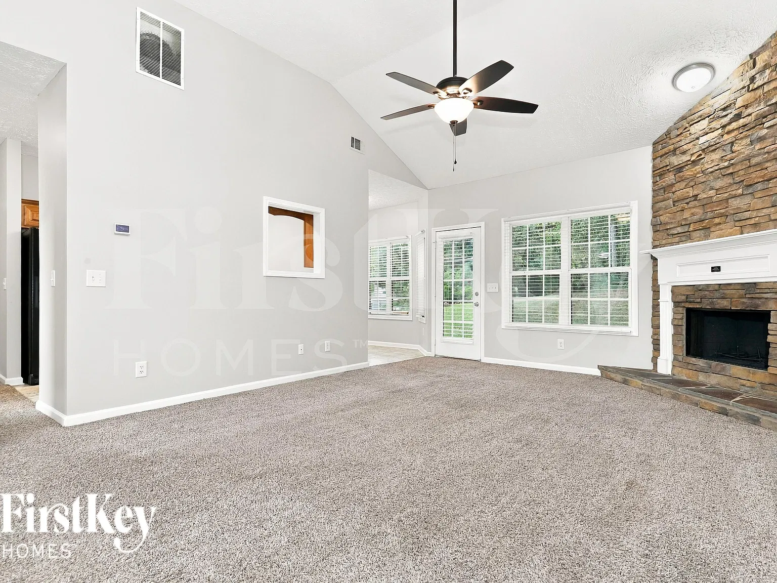 3 bed, 2.0 bath, 1634 sqft, $1,960 — Photo 2