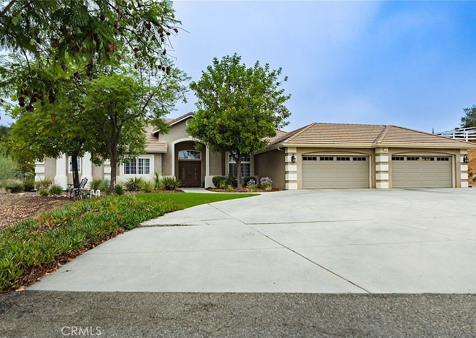 1st image of 30030 McKenna Heights Ct