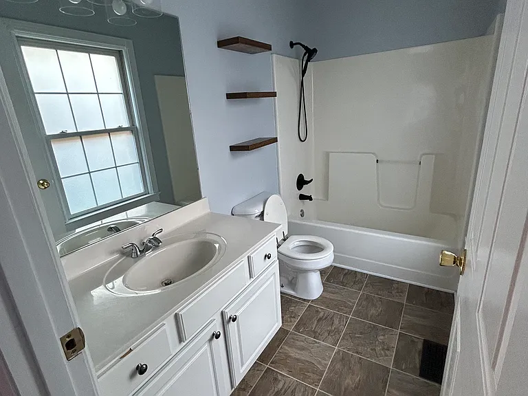343 Reynolds Dr — Photo 6