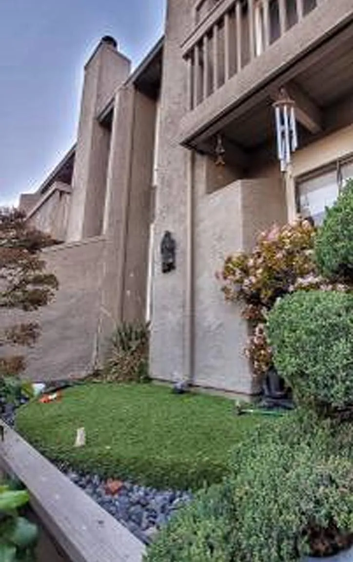 2 bed, 1.5 bath, 1188 sqft, $3,300 — Photo 2