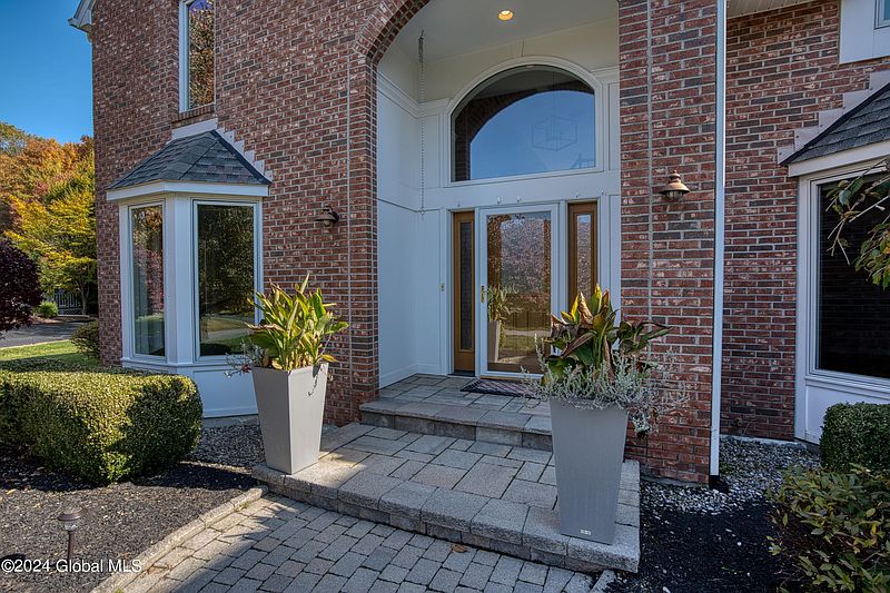 2nd image of 8 Thistle Lane