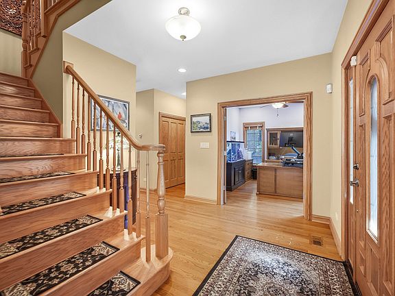 4th image of 708 S Lincoln Ave