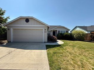 319 SW 33rd Dr, Redmond, OR 97756
