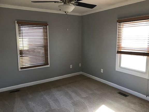 5th image of 804 Edwards Ave