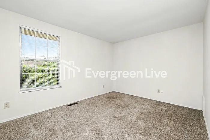 7929 Mount Hood Dr — Photo 12
