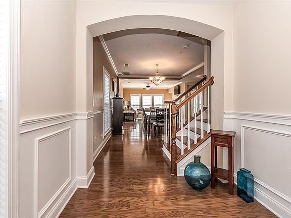 Spacious Foyer