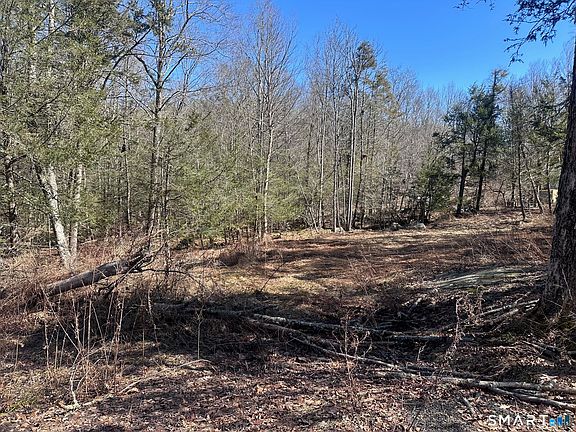 2nd image of 302 Gillette Road