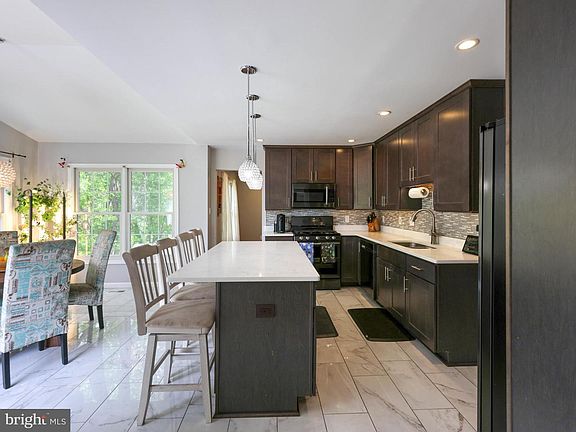 2nd image of 18500 Gingerbread Ln