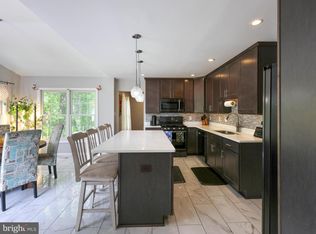 18500 Gingerbread Ln, Gaithersburg, MD 20877