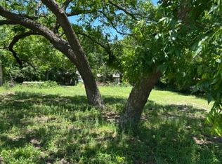 116 W Walnut St, Whitewright, TX 75491