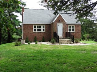 1177 Magee Rd, Sewickley, PA 15143