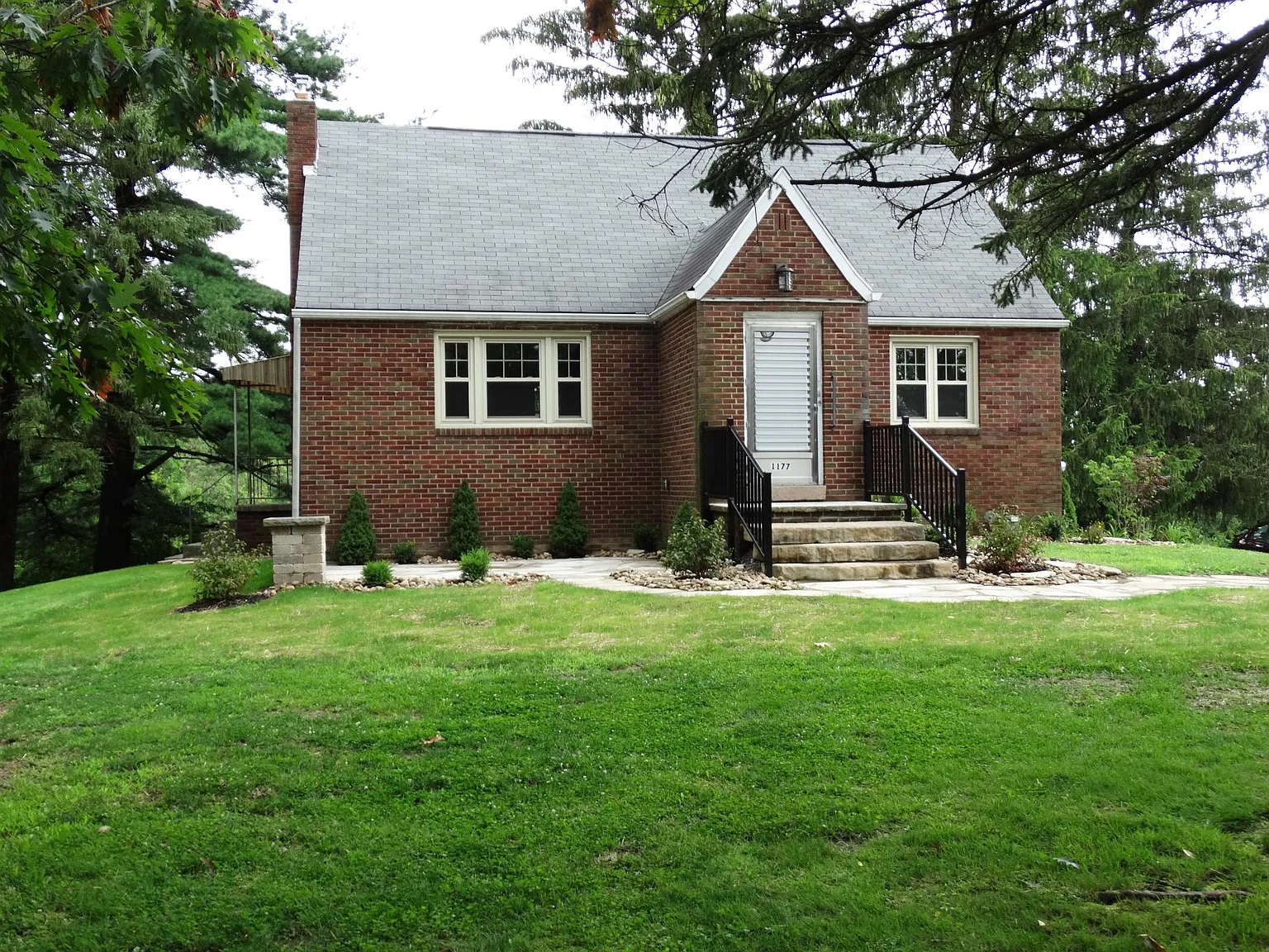 1177 Magee Rd photo 1