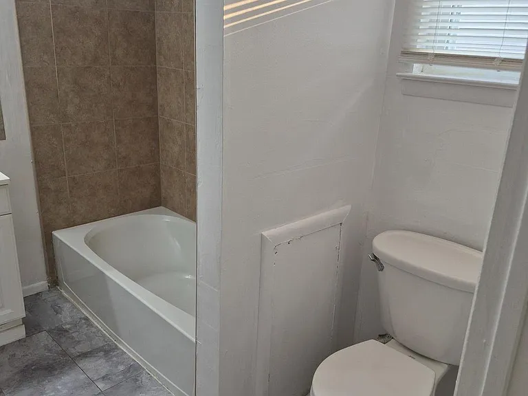 34 Florence Tollgate Pl #8 — Photo 6